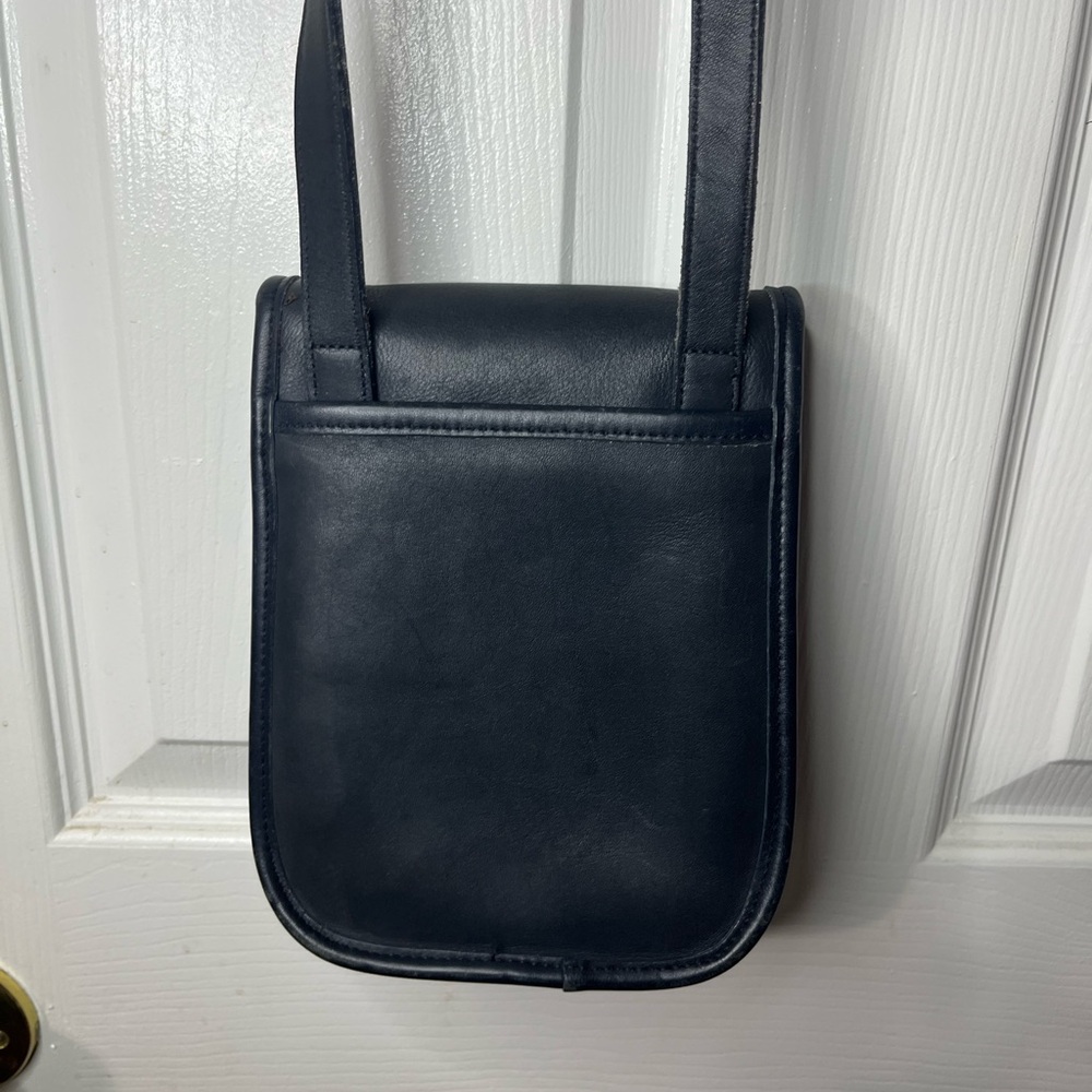 Coach Navy Leather Crossbody Bag with Gold Clasp - Picture 2 of 13